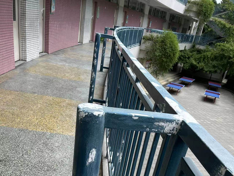 校园防护栏刷漆修补 | 杭州萧山区党湾镇初级中学