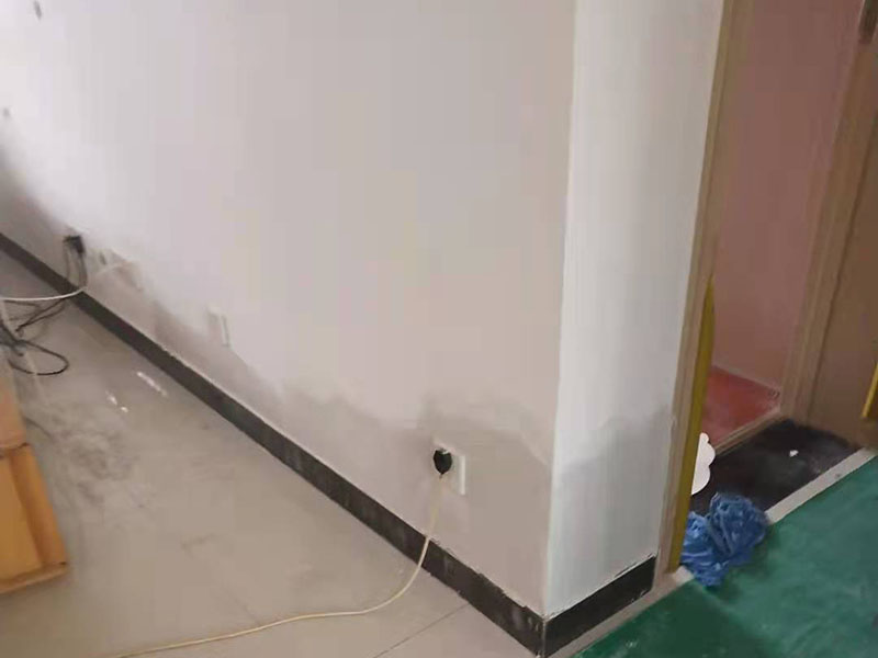 郑州墙面旧墙布翻新，可以直接刷乳胶漆吗