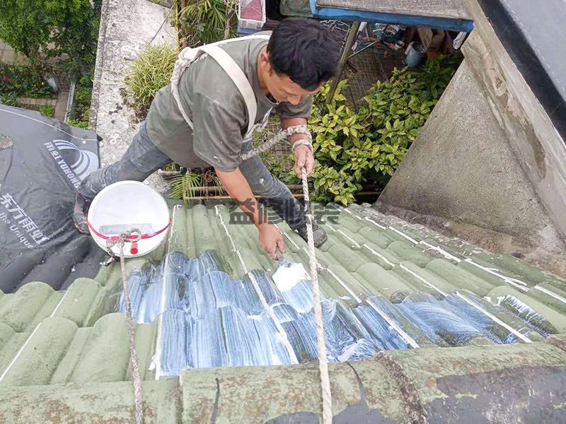 太原小店区屋顶铺卷材后再刷防水,防水补漏,房屋维修(图3)