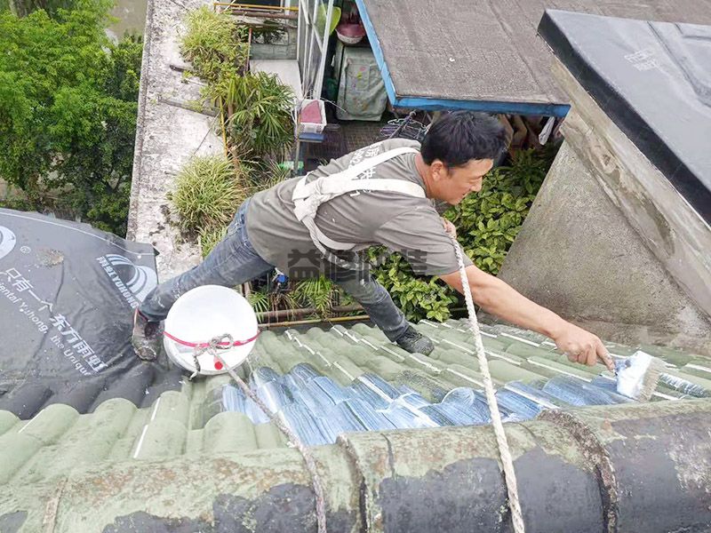 太原小店区屋顶铺卷材后再刷防水,防水补漏,房屋维修(图4)