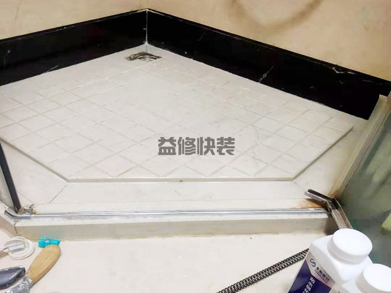 太原晋源区钢化膜防水涂刷,卫生间改造,淋浴房维修(图3)